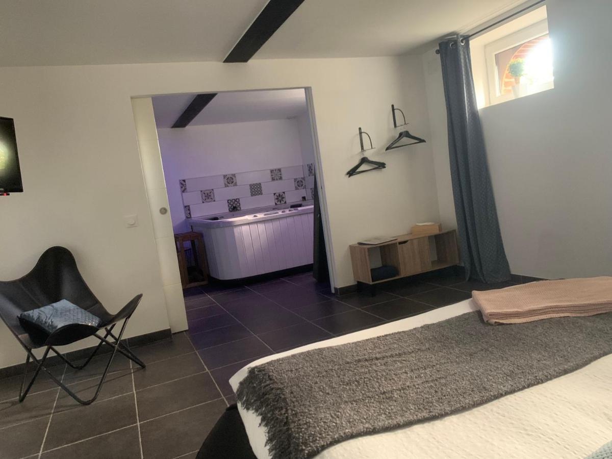 Aux Fines Bulles Gîte et Chambres d hôtes Neuve-Maison Exterior foto